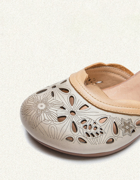 Sandalias de tacón grueso con flores talladas a mano en cuero
