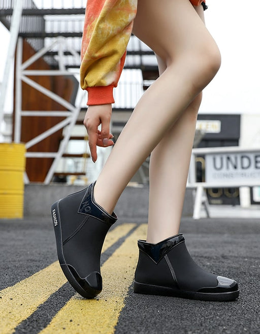 Mid-tube Waterproof Non-slip Wear-resistant Rain Boots Oct New Trends 2020 38.50