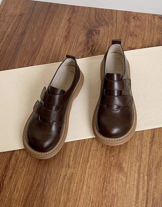 Sandalias retro hechas a mano con hebilla cruzada en la parte delantera