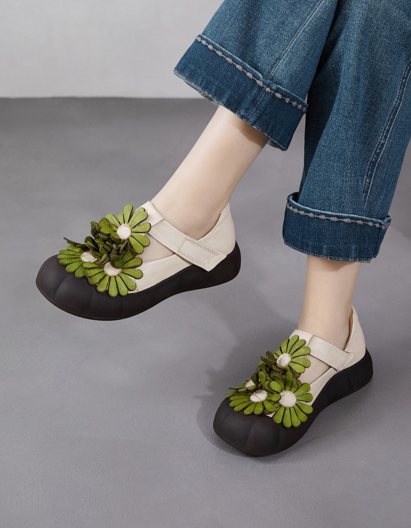 Soft Sole Leather Flowers Wide Toe Box Flat Shoes — Obiono