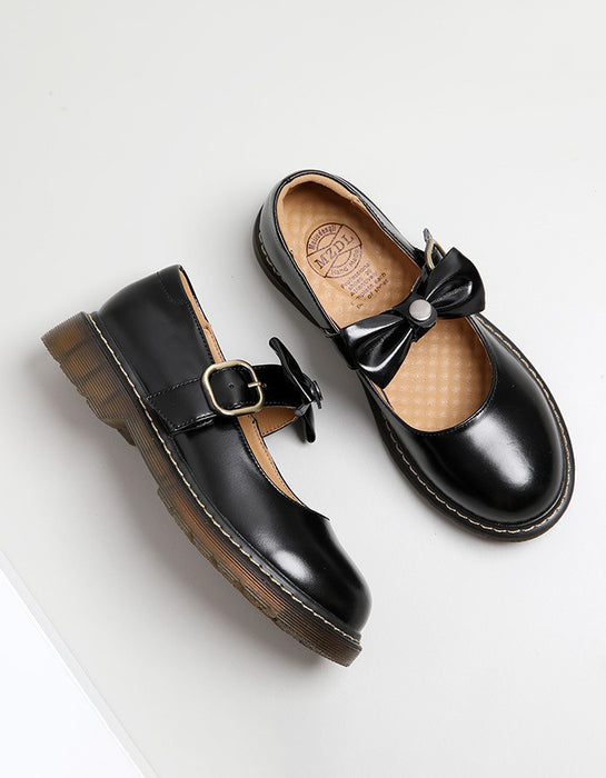 Zapatos planos retro de verano con agujeros de piel de vaca