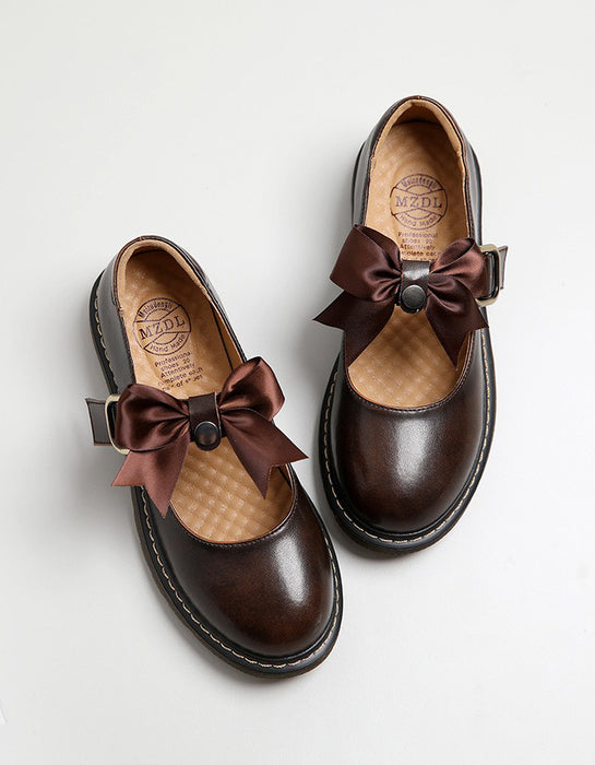 Zapatos planos retro de verano con agujeros de piel de vaca