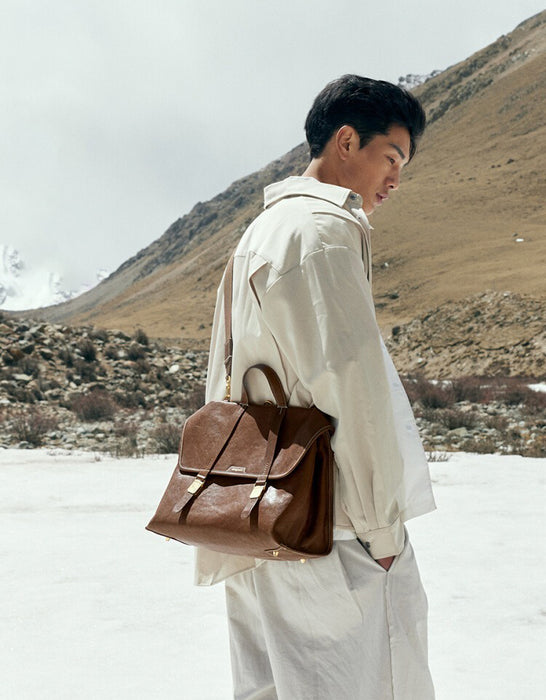 Vintage Vegetable-tanned Leather Crossbody Bag In Brown Try On